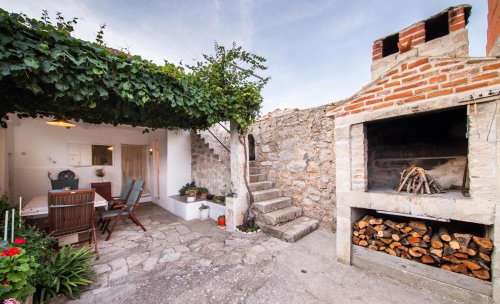 Holiday Home Burba Komiža Eksteriør bilde